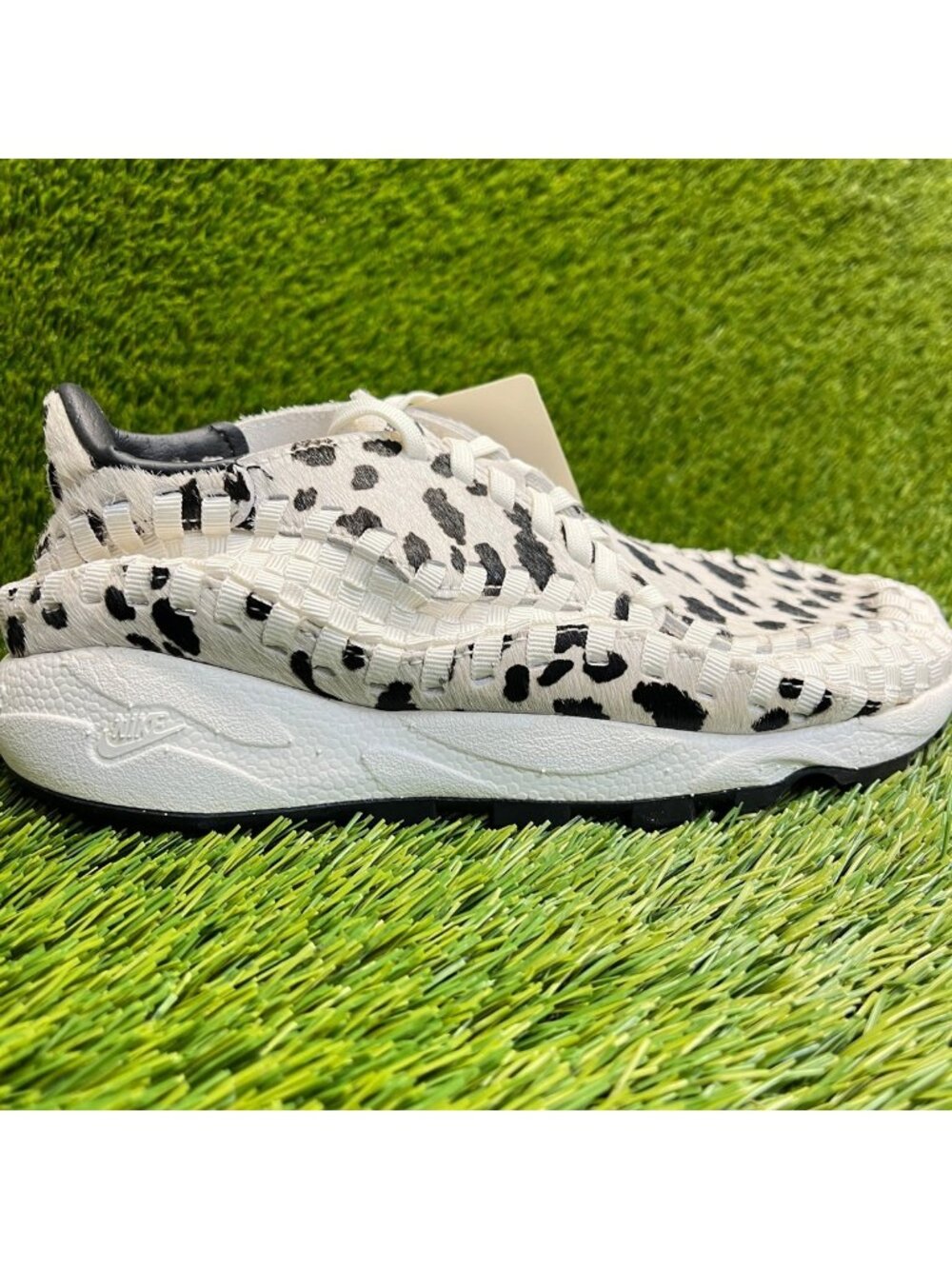 Nike‎ Air Footscape Woven Womens Size 7.5 White Black Running Shoes Sneakers